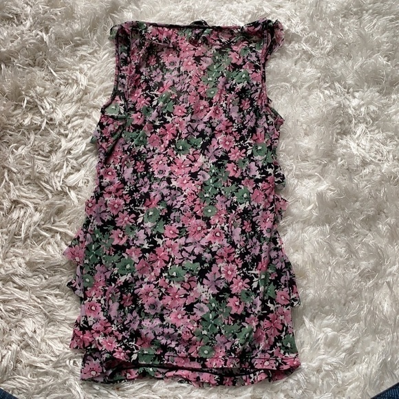 Express Ruffle Floral Top - Picture 2 of 7